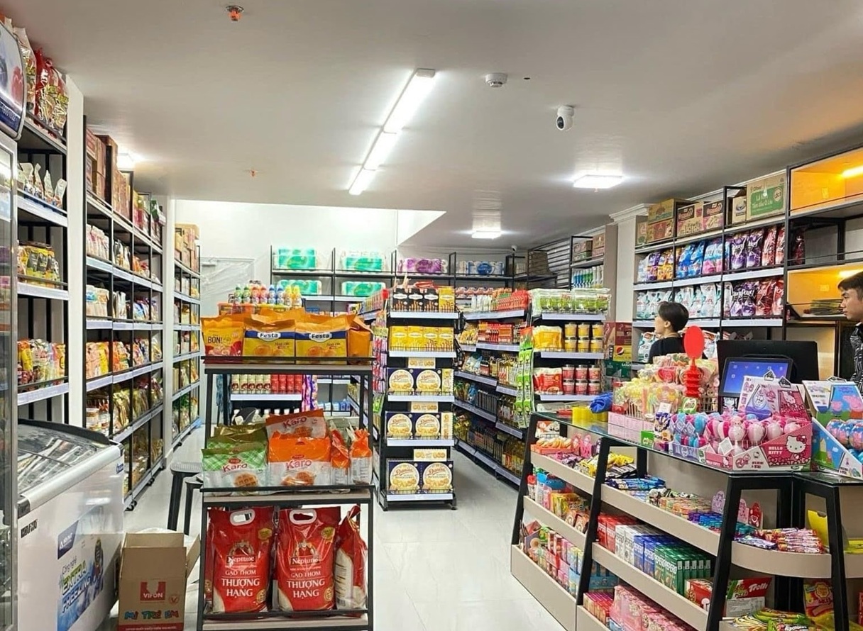 Sang nhượng cửa hàng cần xử lý kệ trưng bày thế nào?