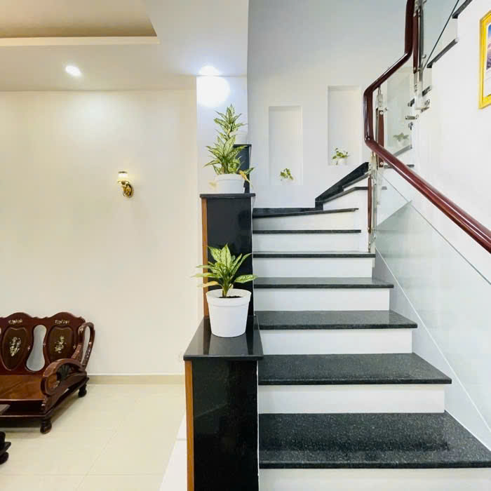 CHỈ 6.6 TỶ, 65M2 (4X16),HẺM XE HƠI, ĐANG CHO THUÊ, NHÀ 3 TẦNG ĐƯỜNG QUANG TRUNG PHƯỜNG 8 GÒ VẤP - LH NGAY: 0376507903