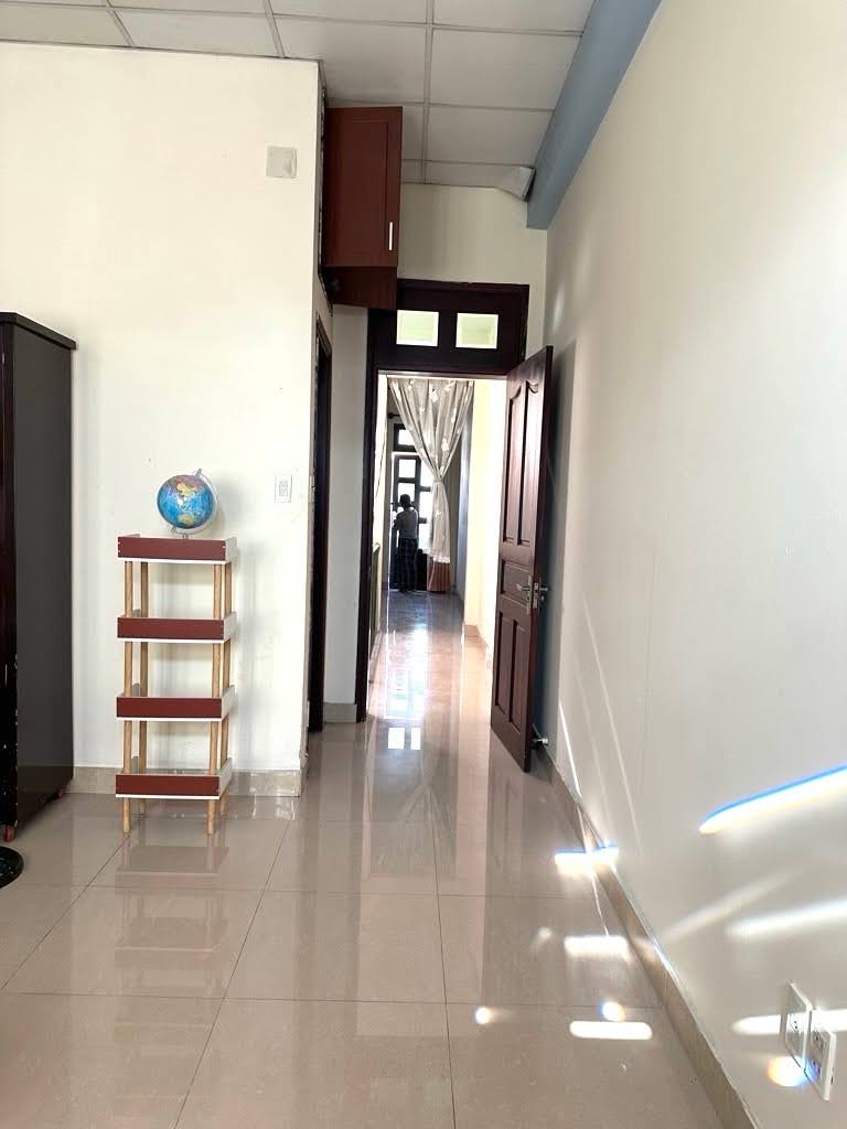 Bán nhà 3 tầng hẻm xe hơi gần Phan Văn Trị, 89m², 4PN khép kín, chỉ 8 tỷ TL