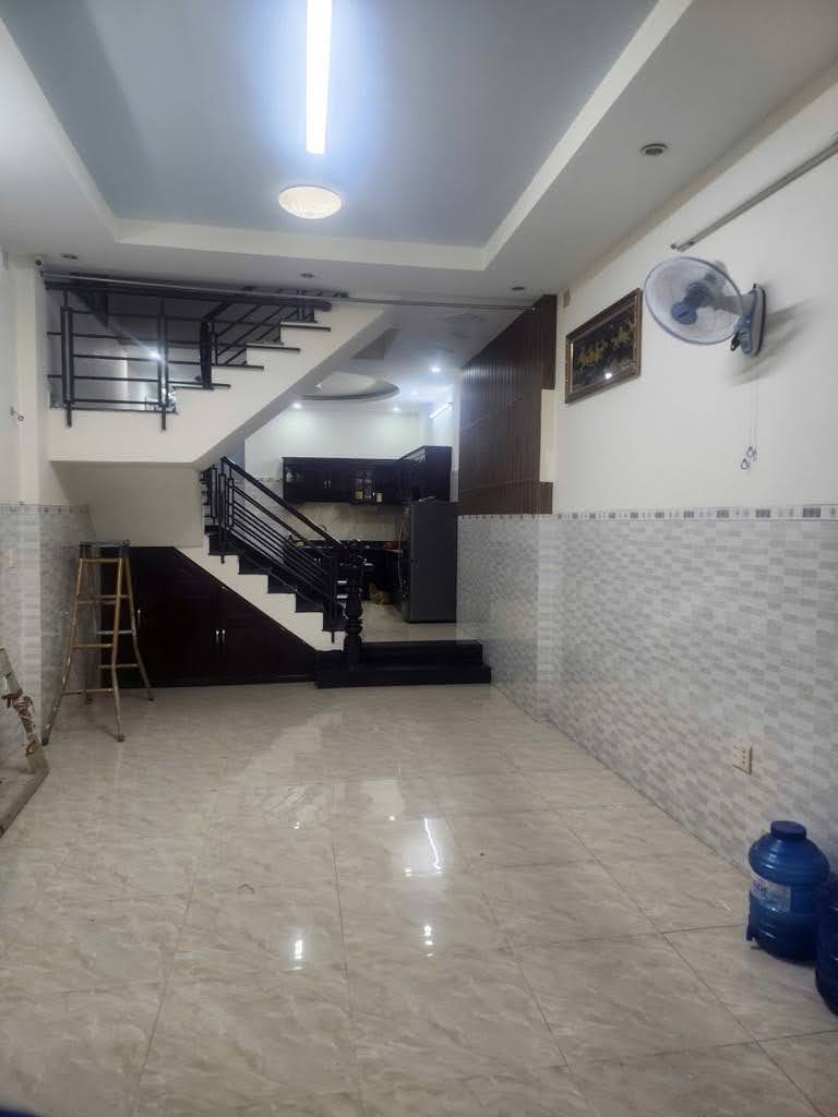 Bán nhà 3 tầng hẻm xe hơi Phan Văn Trị Gò Vấp, ngay Emart, 50m², chỉ 7.8 tỷ TL