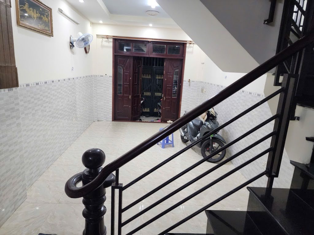 Bán nhà 3 tầng hẻm xe hơi Phan Văn Trị Gò Vấp, ngay Emart, 50m², chỉ 7.8 tỷ TL