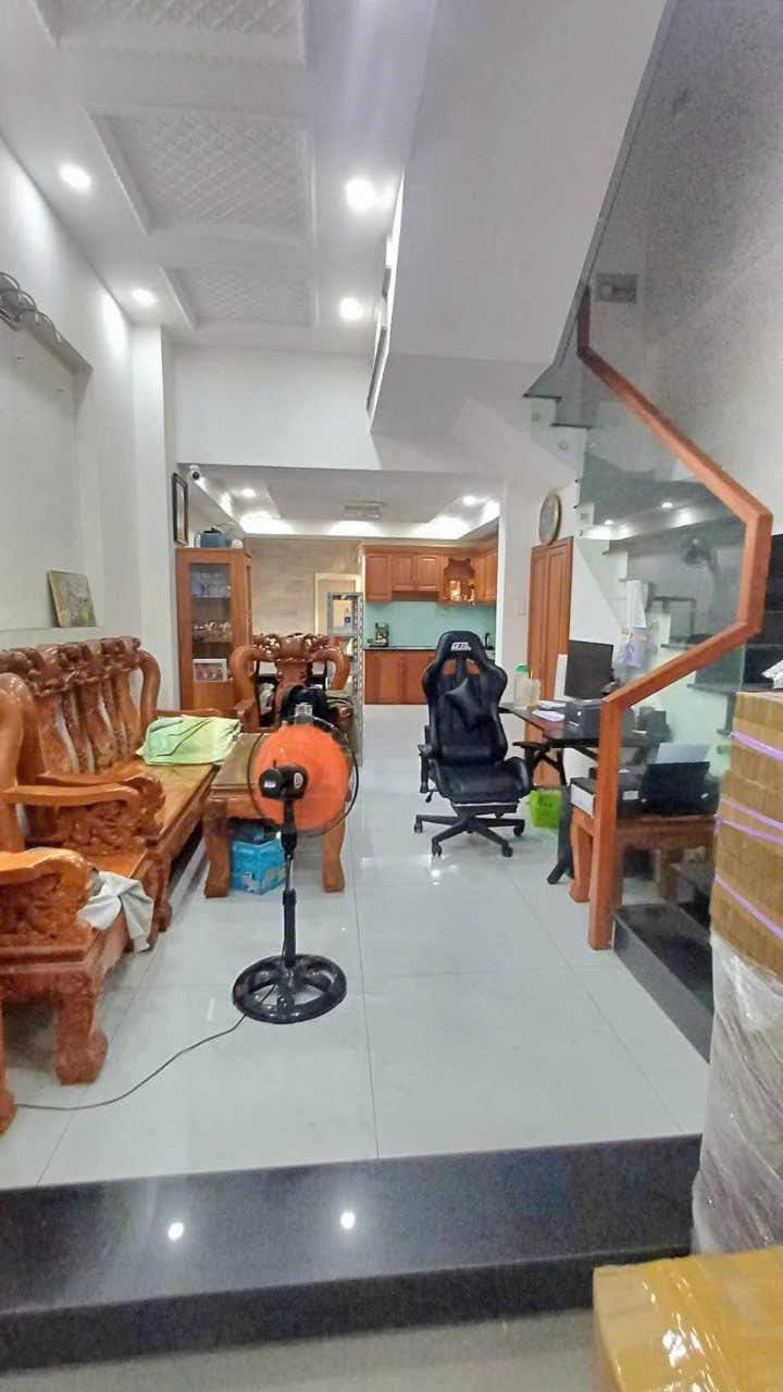 Bán Nhà 4 Tầng Hẻm Xe Tải Gò Vấp , 74M² ,Sổ Vuông , Cách Mặt Tiền 3 Căn ,Giá Chỉ 8.xx Tỷ