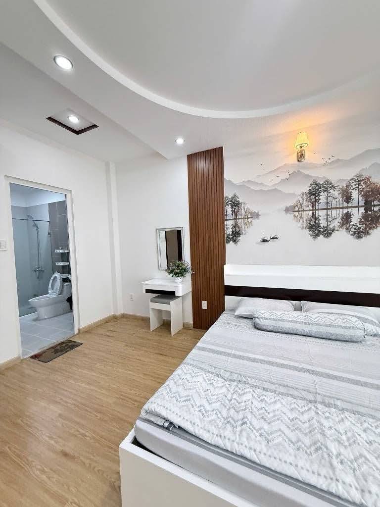 BÁN NHÀ 5 TẦNG GẦN DƯƠNG QUẢNG HÀM , HXH PHÂN LÔ, 54M2, 4PN, NHÀ MỚI Ở NGAY, 8,4 tỷ TL