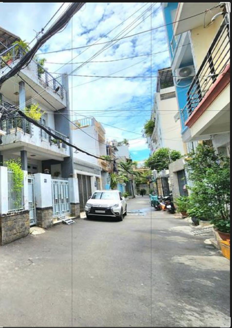 Bán nhà C4 Quang Trung Gò Vấp 122m² chỉ 10.45 tỷ - HXH 6m, tiện xây mới