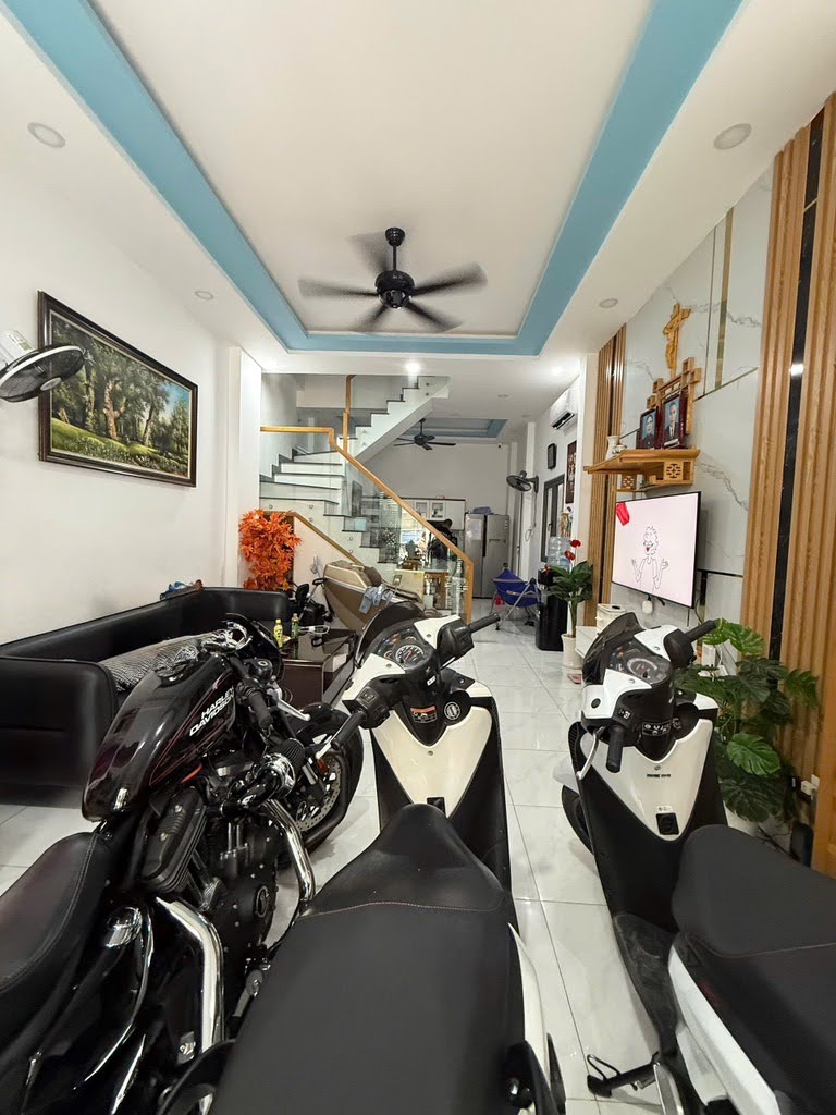 Bán nhà Gò Vấp, hẻm xe hơi Dương Quảng Hàm, 40M², 4 tầng, 5Pn, 6.45 tỷ TL