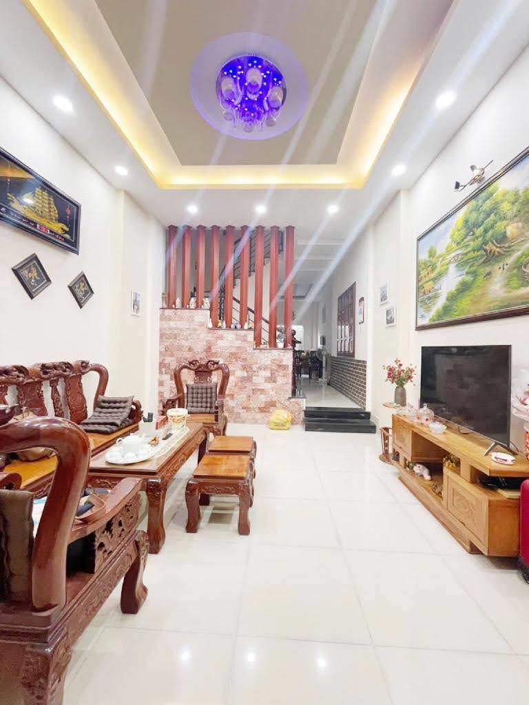 Bán nhà Gò Vấp, hẻm xe hơi Dương Quảng Hàm, 68M², 3 tầng, 4Pn, 9.4 tỷ TL