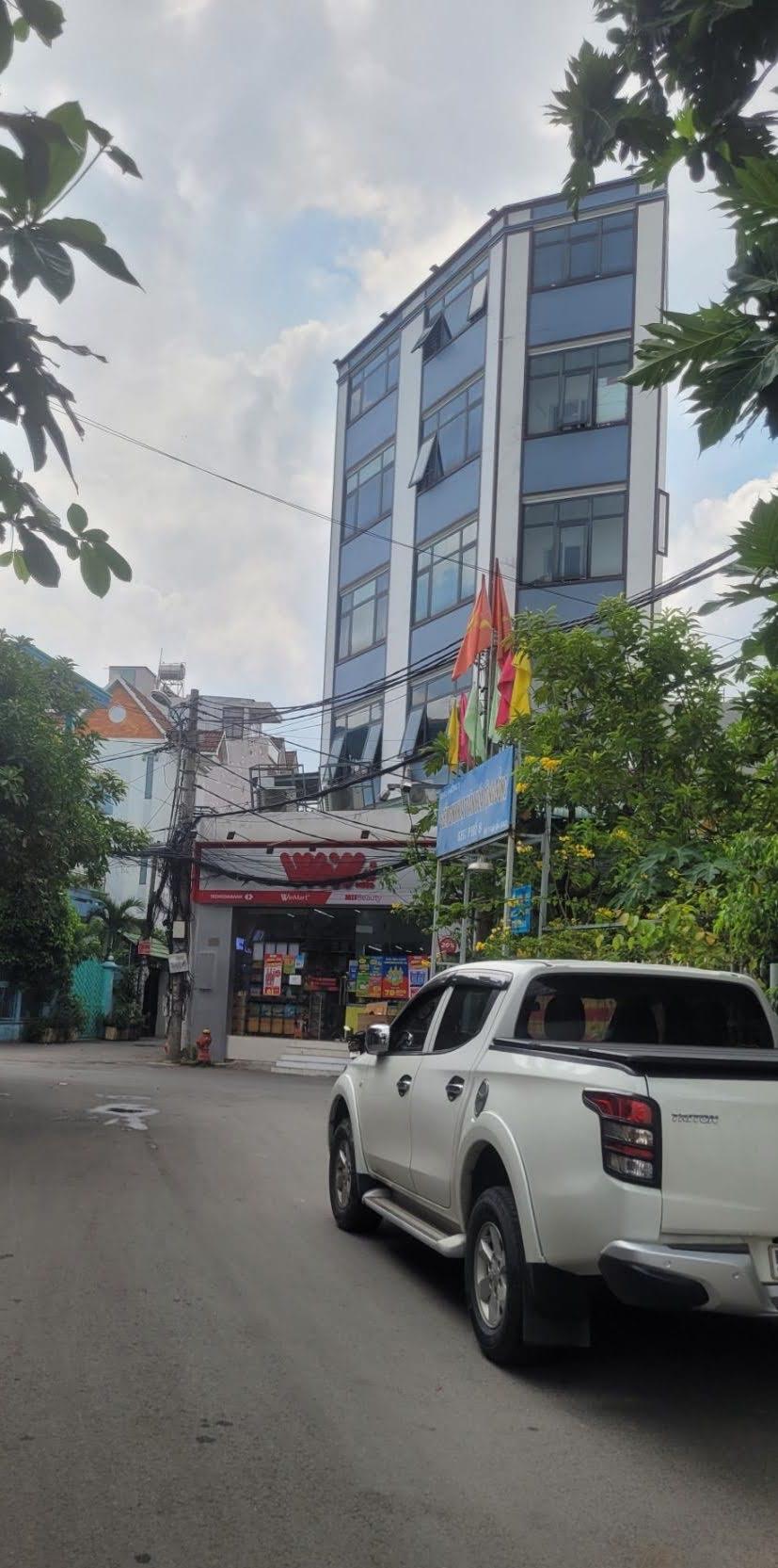 Bán nhà Gò Vấp, hẻm xe hơi Dương Quảng Hàm,50M²,5 tầng, 4Pn, hơn 6 tỷ TL.