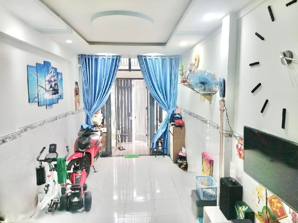Bán nhà Gò Vấp, hẻm xe hơi gần MT Lê Đức Thọ, 64M2, 4PN, 5.2 tỷ TL
