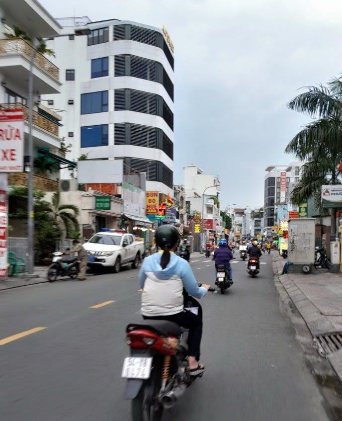 Bán nhà Gò Vấp, hẻm xe hơi Lê Quang Định, ngay Phạm Văn Đồng, 60M² x 4 tầng, 7Pn, nhỉnh 9 tỷ