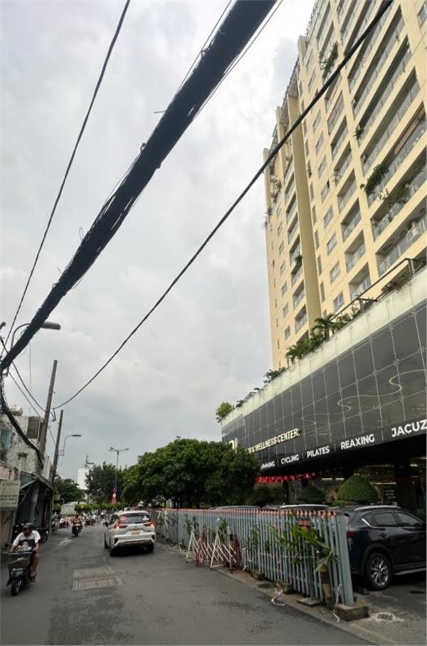 Bán nhà Gò Vấp, hẻm xe hơi Phạm Văn Đồng, 90m², 6PN full nội thất, chỉ 8.9 tỷ TL