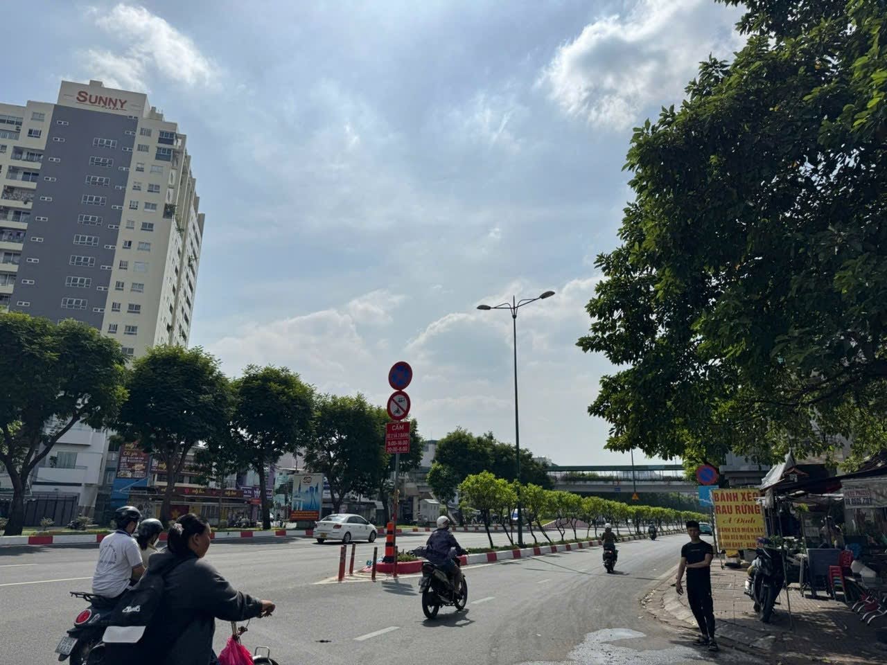 Bán nhà Gò Vấp, hẻm xe hơi Phạm Văn Đồng, gần ĐHCN4, 104m², 3 tầng , 7.7 tỷ TL