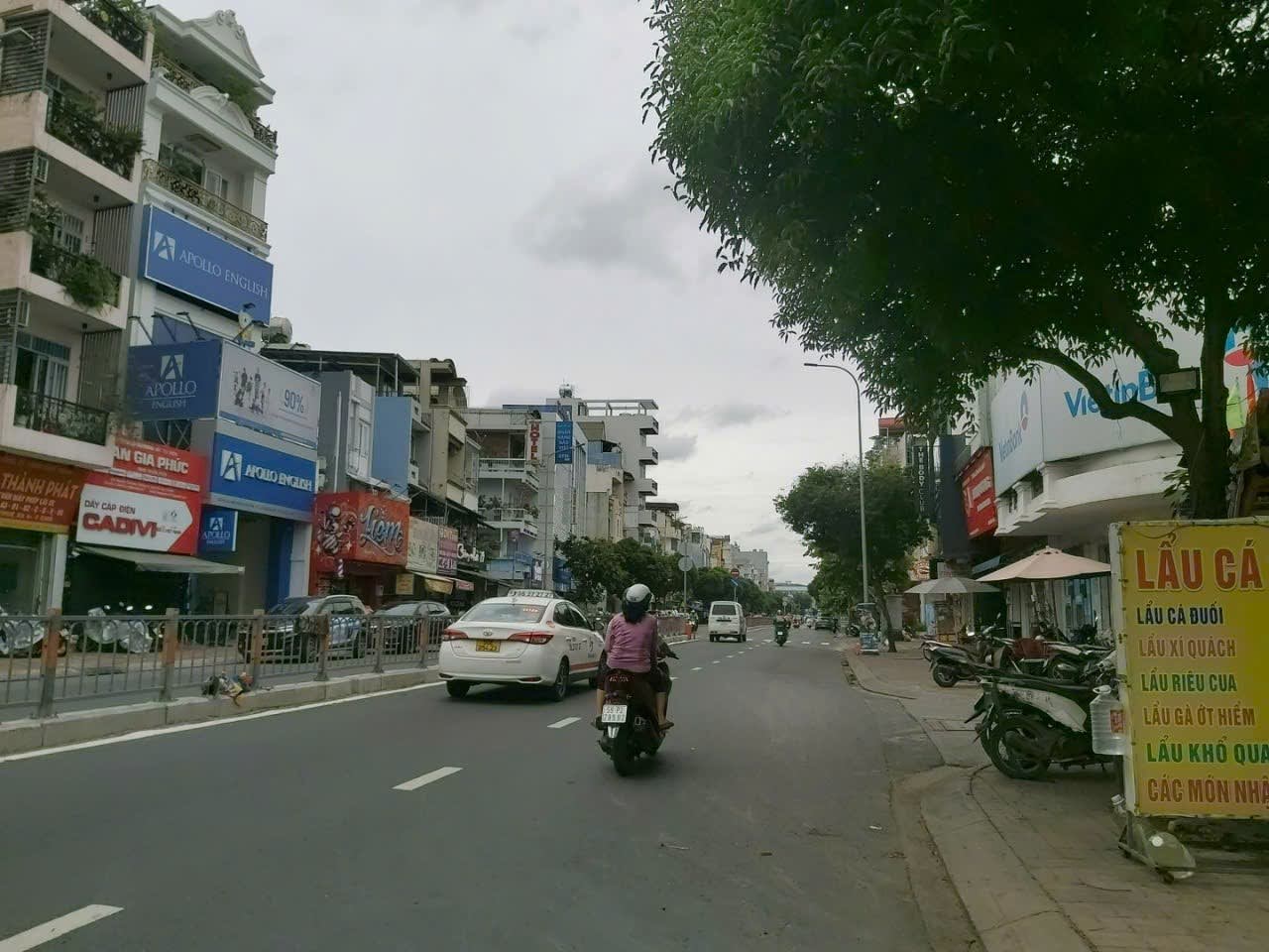 BÁN NHÀ GÒ VẤP, HẺM XE HƠI PHẠM VĂN ĐỒNG, GẦN SÂN BAY, 80M², 8PN, HƠN 9 TỶ TL