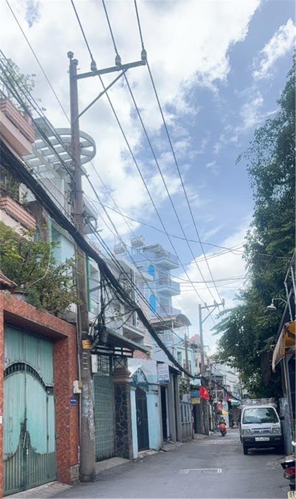 Bán nhà Gò Vấp, hẻm xe hơi Phạm Văn Đồng thông Thích Quảng Đức, Phú Nhuận, 80M², 9.9 tỷ TL
