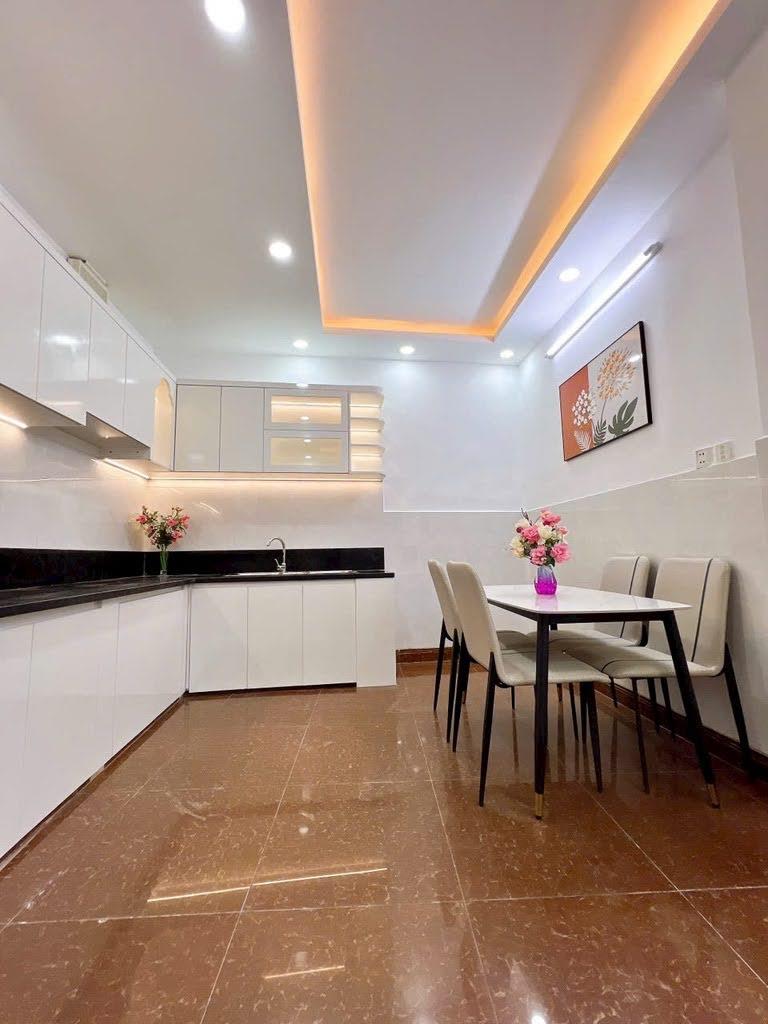 Bán nhà Gò Vấp, Sat hẻm xe hơi Nguyễn Văn Công, 30M² x 3 Tầng, 4 Pn, Full nội thất, SHR