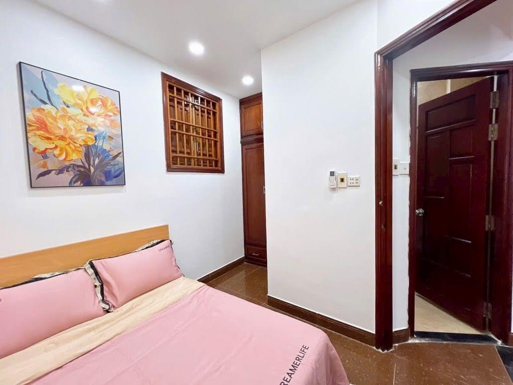 Bán nhà Gò Vấp, Sat hẻm xe hơi Nguyễn Văn Công, 30M² x 3 Tầng, 4 Pn, Full nội thất, SHR