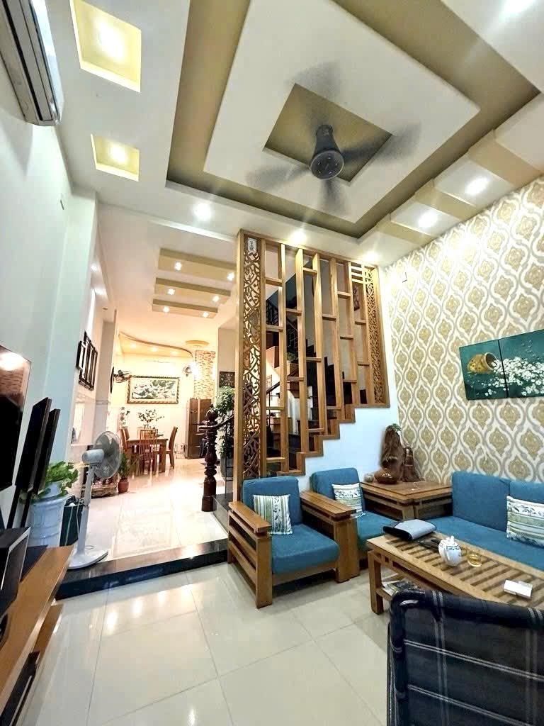 Bán nhà hẻm xe hơi Dương Quảng Hàm, Gò Vấp, 56M2, 4 tầng,4PN, sổ vuông, 8.x tỷ TL