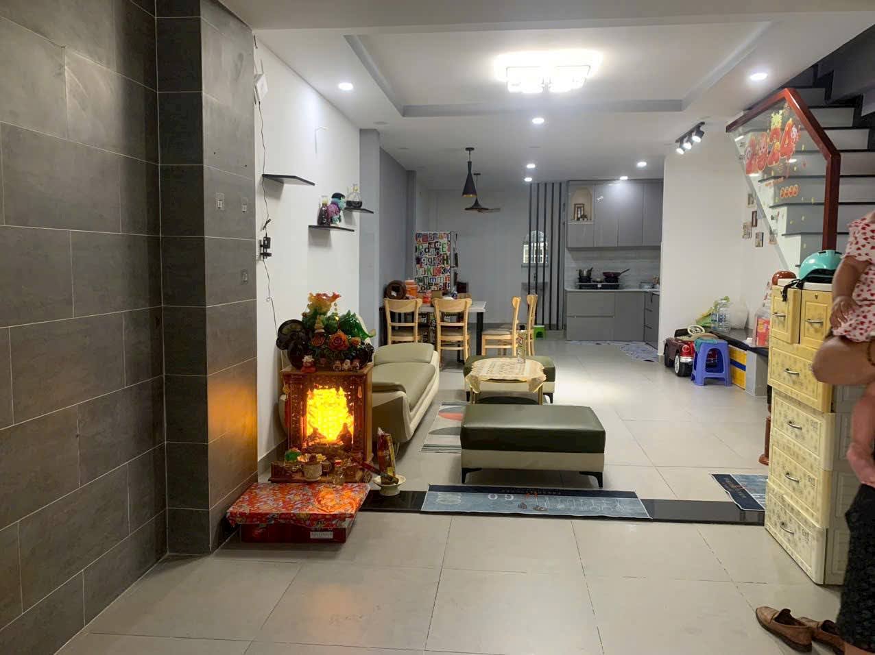 Bán nhà hẻm xe hơi Dương Quảng Hàm, Gò Vấp, ngay Emart, 64m², chỉ 6.5 t.ỷ TL
