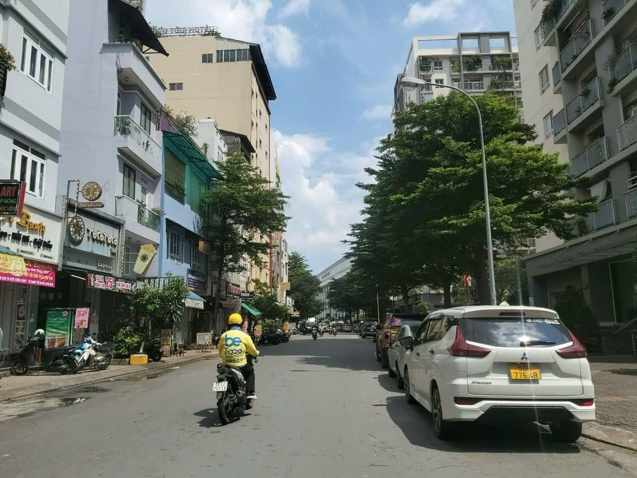 BÁN NHÀ HẺM XE HƠI LÊ QUANG ĐỊNH, GẦN PHẠM VĂN ĐỒNG, CT PLAZA, NHÀ ĐẸP Ở NGAY, 6.7 TỶ TL