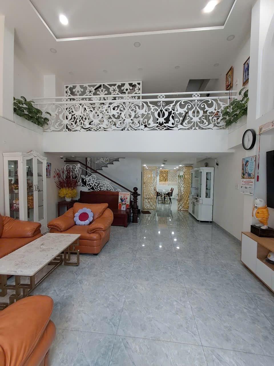 BÁN NHÀ HẺM XE HƠI NGUYỄN KIỆM, P3 GÒ VẤP, 120M², 5 TẦNG, NHÀ ĐẸP Ở NGAY, CHỈ 15.5 TỶ TL