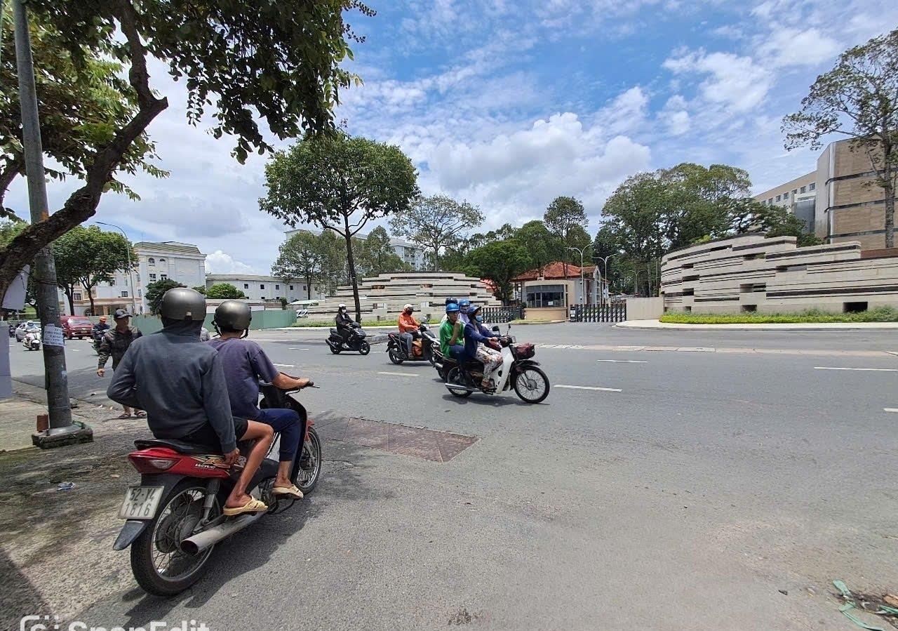 BÁN NHÀ HẺM XE HƠI NGUYỄN KIỆM, P3 GÒ VẤP, 120M², 5 TẦNG, NHÀ ĐẸP Ở NGAY, CHỈ 15.5 TỶ TL