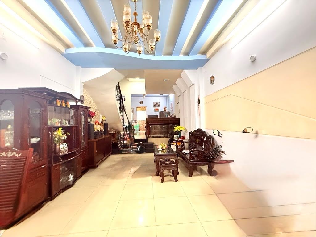 Bán nhà hẻm xe hơi Nguyễn Văn Lượng  gần Dương Quảng Hàm Gò Vấp, 62M2, 3 tầng,sổ vuông đẹp, 8.4 tỷ TL mạnh