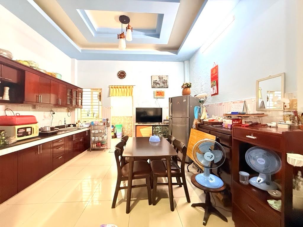 Bán nhà hẻm xe hơi Nguyễn Văn Lượng  gần Dương Quảng Hàm Gò Vấp, 62M2, 3 tầng,sổ vuông đẹp, 8.4 tỷ TL mạnh
