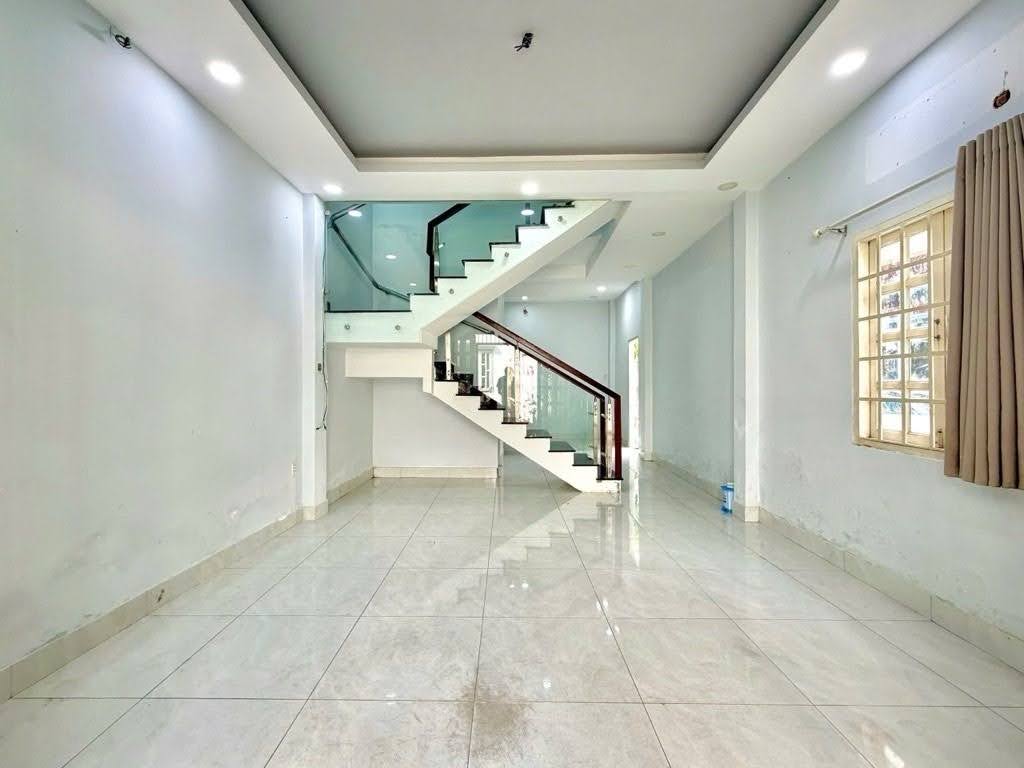 Bán nhà hẻm xe hơi Phạm Văn Đồng, giáp Phú Nhuận, Bình Thạnh, 50M2,6.8tỷ TL
