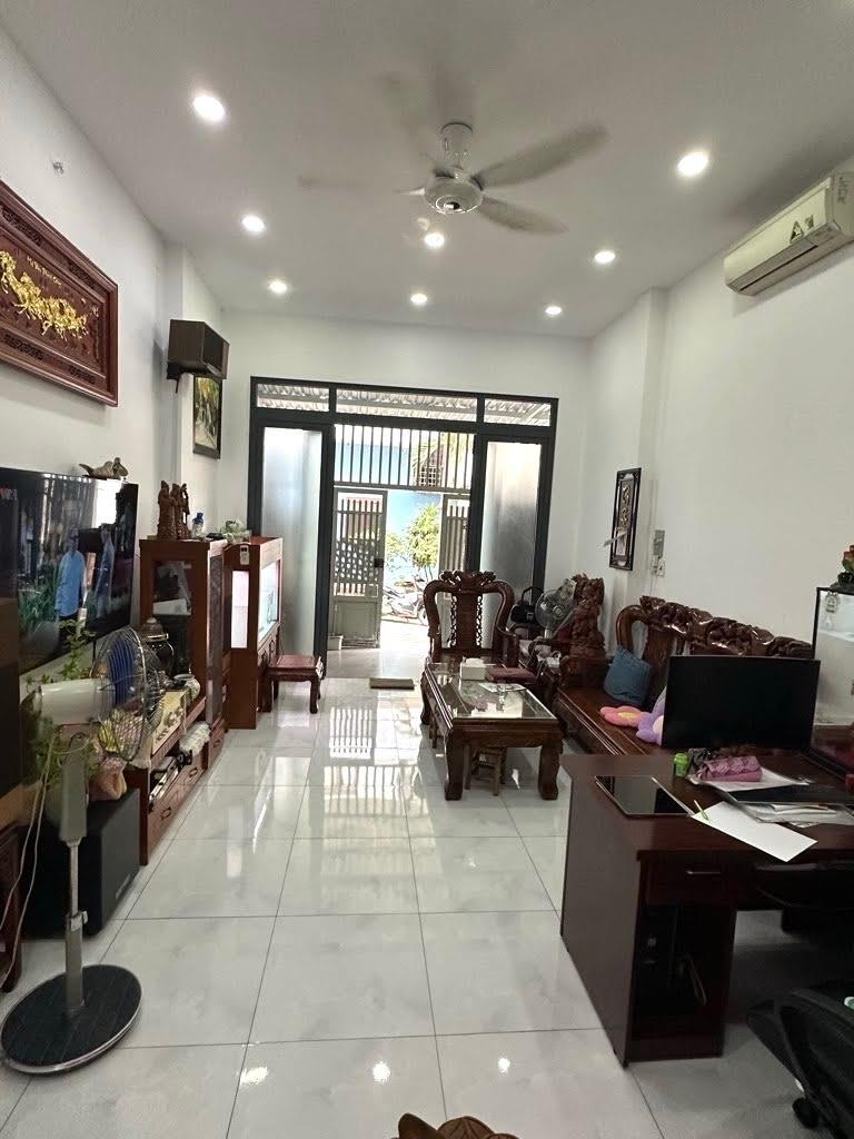 BÁN NHÀ LÔ GÓC NGUYỄN KIỆM, GÒ VẤP, HẺM XE TẢI, GẦN SÂN BAY, 114M², 13.85 TỶ TL  Hẻm xe hơi thông, kết nối đường Phạm Văn Đồng, Nguyễn Thái Sơn, Nguyễn Văn Công, Bạch Đằng…