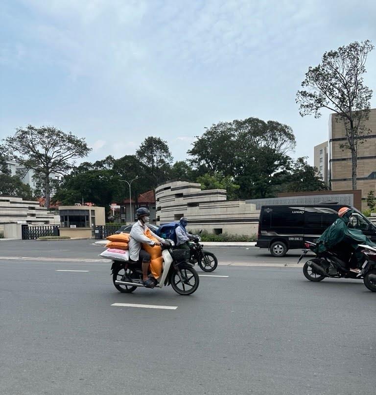 BÁN NHÀ LÔ GÓC NGUYỄN KIỆM, GÒ VẤP, HẺM XE TẢI, GẦN SÂN BAY, 114M², 13.85 TỶ TL  Hẻm xe hơi thông, kết nối đường Phạm Văn Đồng, Nguyễn Thái Sơn, Nguyễn Văn Công, Bạch Đằng…