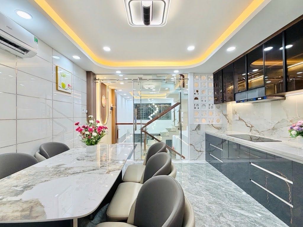 BÁN NHÀ MỚI 4 TẦNG XE HƠI NGỦ NHÀ PHAN HUY ICH,GÒ VẤP, Gần Emart2,52M2,7.65 TỶ TL
