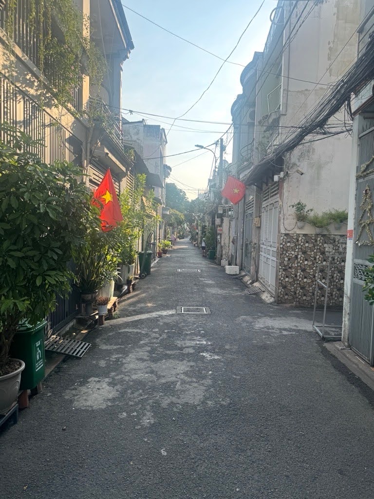 BÁN NHÀ MỚI 4 TẦNG XE HƠI NGỦ NHÀ PHAN HUY ICH,GÒ VẤP, Gần Emart2,52M2,7.65 TỶ TL