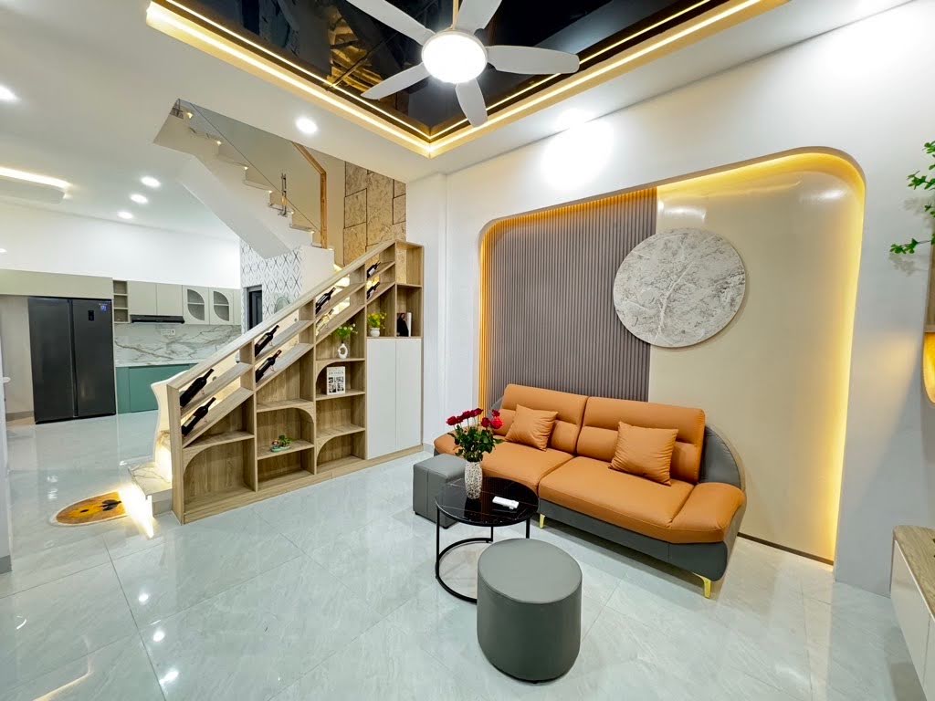 Bán nhà Phạm Văn Bạch, hẻm xe tải thông Bùi Quang Là, 50m² , 4 tầng BTCT, chỉ  6.7 tỷ TL  • Nhà mới đẹp full nội thất, vào ở ngay • Kết cấu: trệt – 2 lầu – sân thượng, gồ