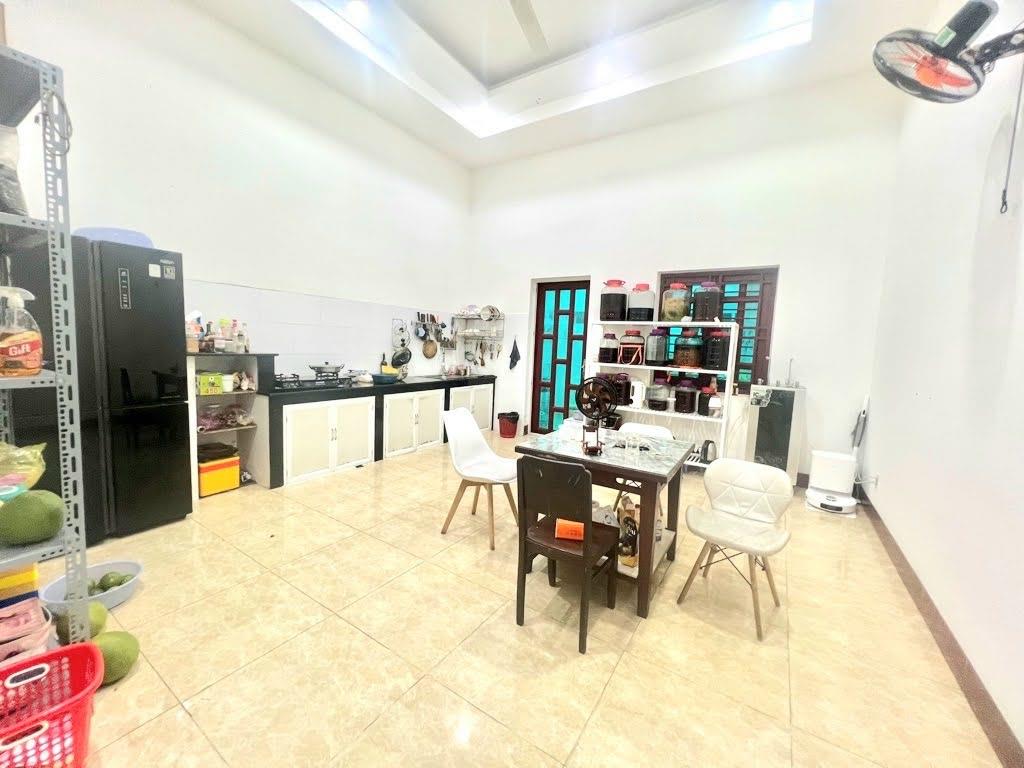 MẶT TIỀN CITYLAND PHAN VĂN TRỊ - 90M² - 4 TẦNG - NHÀ ĐẸP KINH DOANH VIP - 19.3 TỶ TL   Bán nhà Gò Vấp, mặt tiền khu Cityland Center Hills, vị trí siêu đẹp, vỉa hè 5m, thuận tiện kinh doanh.   Kết cấu: 1 trệt 3 lầu, ban