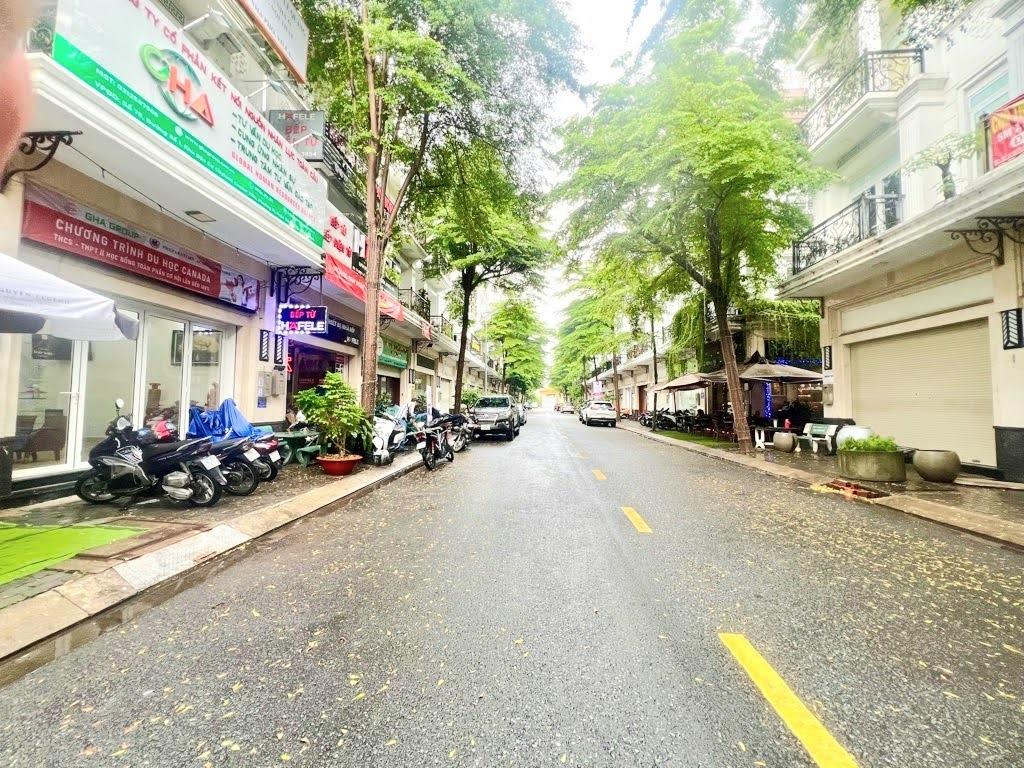 MẶT TIỀN CITYLAND PHAN VĂN TRỊ - 90M² - 4 TẦNG - NHÀ ĐẸP KINH DOANH VIP - 19.3 TỶ TL   Bán nhà Gò Vấp, mặt tiền khu Cityland Center Hills, vị trí siêu đẹp, vỉa hè 5m, thuận tiện kinh doanh.   Kết cấu: 1 trệt 3 lầu, ban