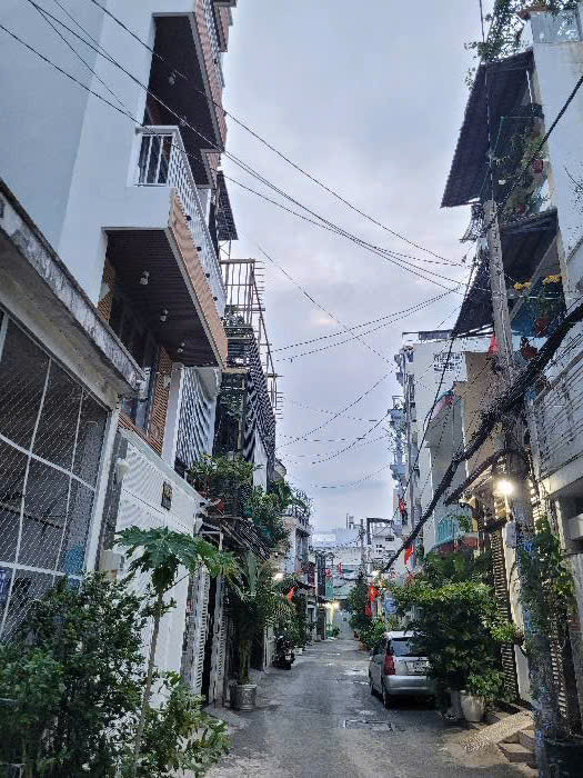 [CỰC HOT]Nhà 3 tầng đẹp - 6x15.5m(100m2) - Ô TÔ ngủ nhà - Lê Văn Thọ, P. 9 - Giá chỉ 8.6 tỷ