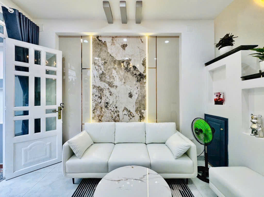 [CỰC HOT]Nhà 3 tầng đẹp - Nguyễn Du, P. 7 - 3.2x10m(32m2) - 2PN/3WC - Hẻm ôtô - Giá chỉ 4.85 tỷ