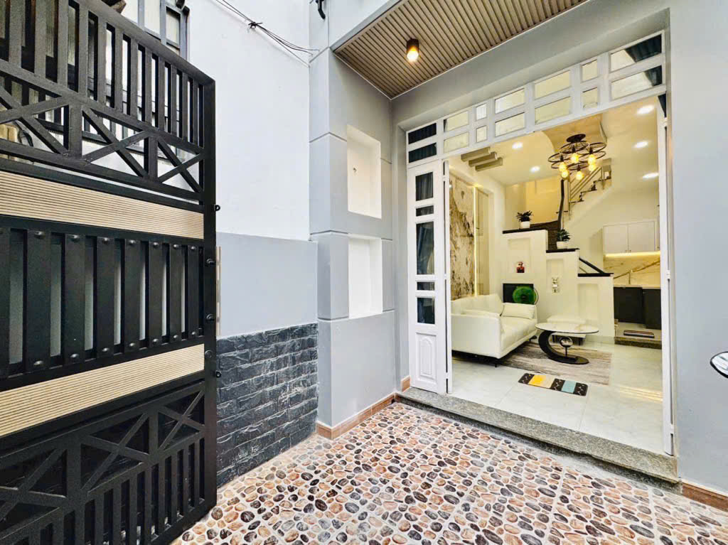[CỰC HOT]Nhà 3 tầng đẹp - Nguyễn Du, P. 7 - 3.2x10m(32m2) - 2PN/3WC - Hẻm ôtô - Giá chỉ 4.85 tỷ