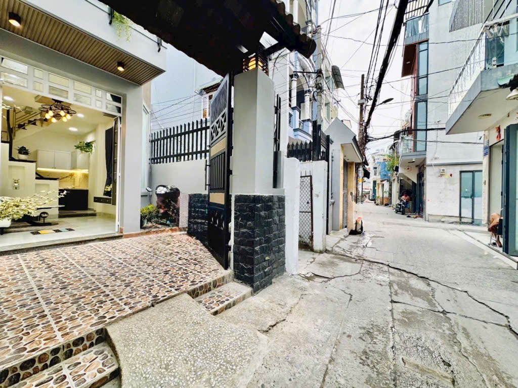 [CỰC HOT]Nhà 3 tầng đẹp - Nguyễn Du, P. 7 - 3.2x10m(32m2) - 2PN/3WC - Hẻm ôtô - Giá chỉ 4.85 tỷ