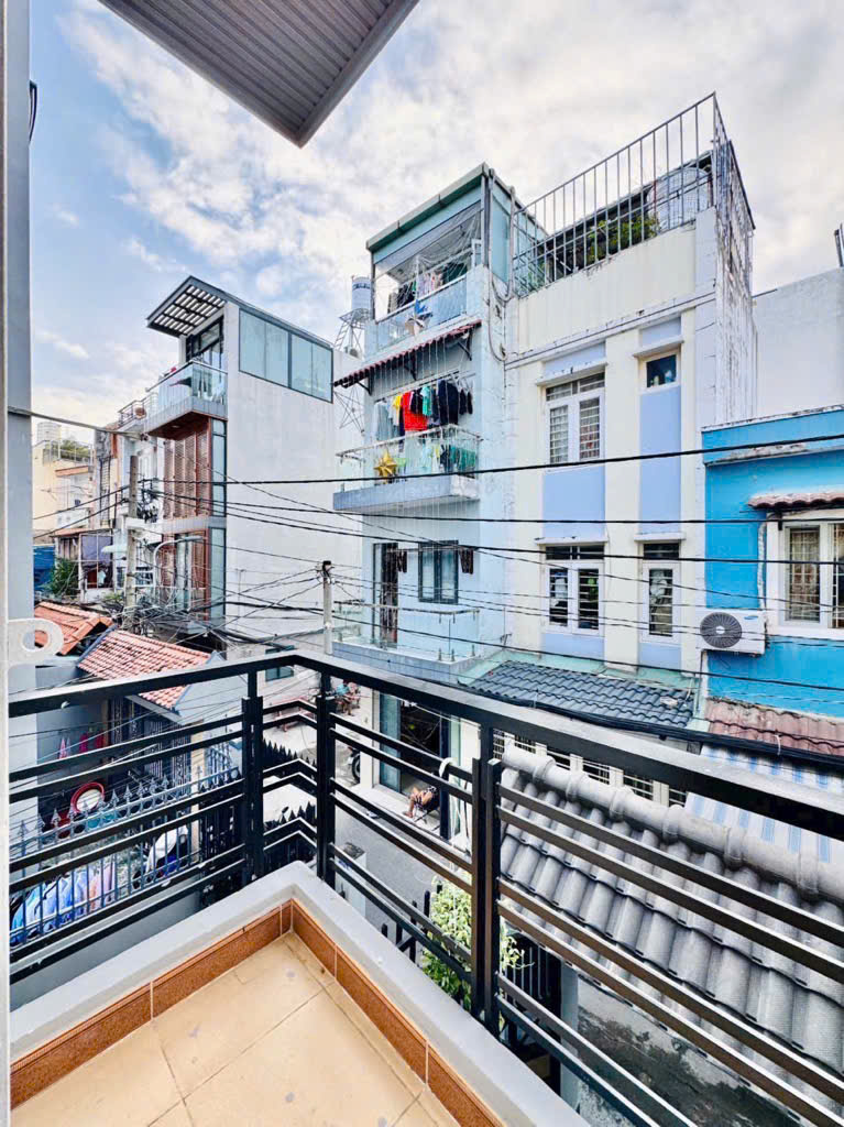 [CỰC HOT]Nhà 3 tầng đẹp - Nguyễn Du, P. 7 - 3.2x10m(32m2) - 2PN/3WC - Hẻm ôtô - Giá chỉ 4.85 tỷ