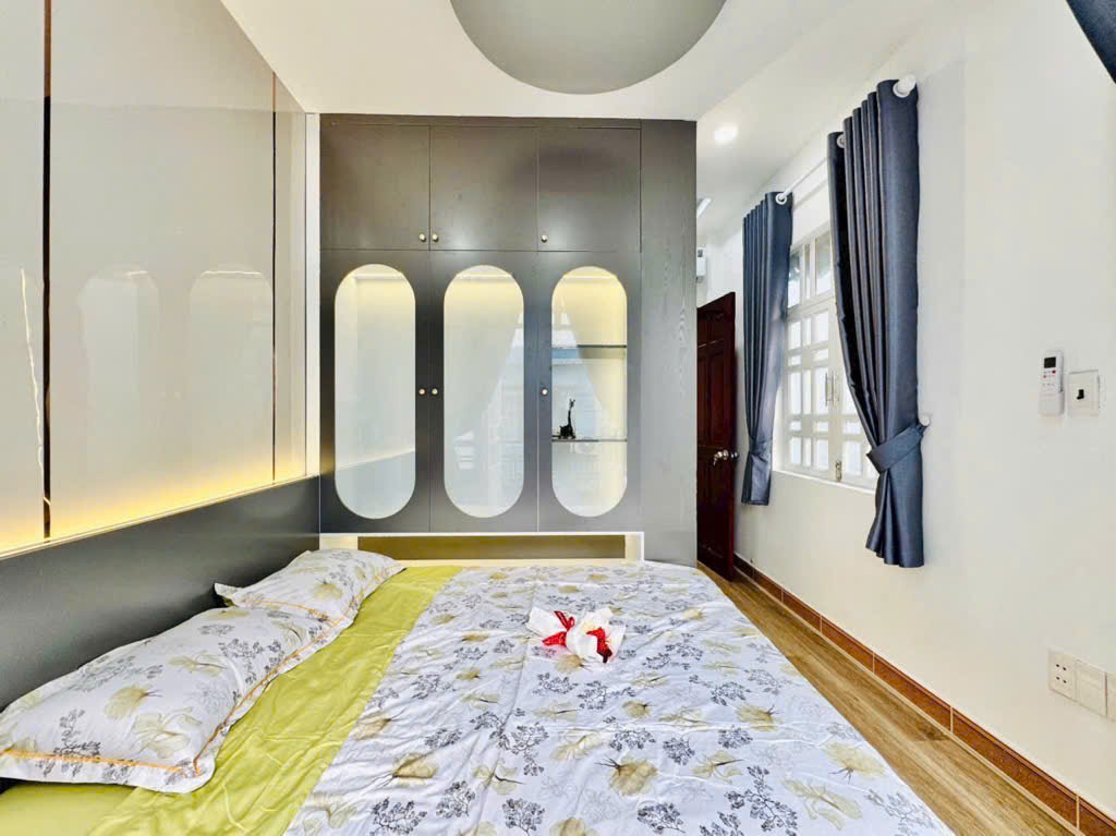 [CỰC HOT]Nhà 3 tầng đẹp - Nguyễn Du, P. 7 - 3.2x10m(32m2) - 2PN/3WC - Hẻm ôtô - Giá chỉ 4.85 tỷ