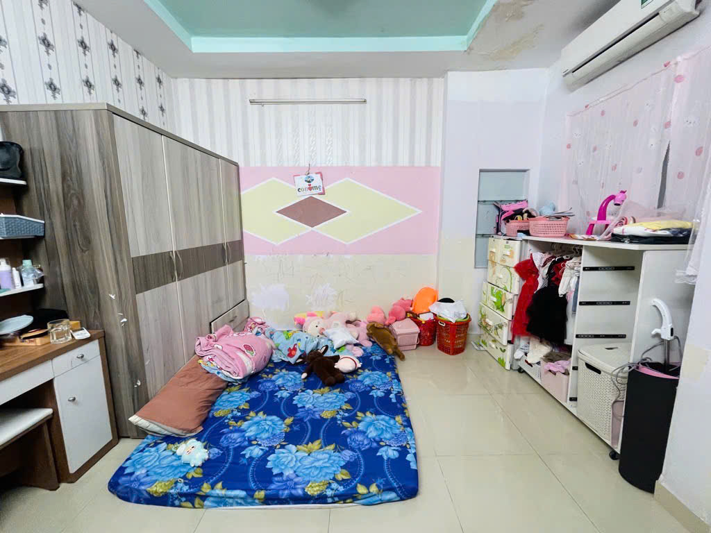 Nhà 2 Tầng, Bùi Quang Là, P.12, 4X12,5, Hẻm 4m, giá chỉ 4,4 Tỷ (TL)
