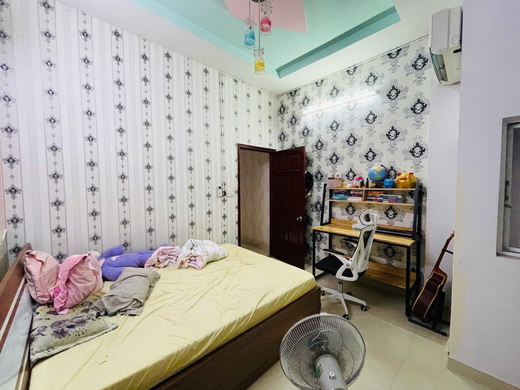 Nhà 2 Tầng, Bùi Quang Là, P.12, 4X12,5, Hẻm 4m, giá chỉ 4,4 Tỷ (TL)