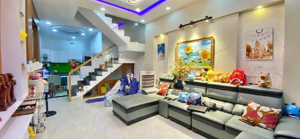 Nhà 3 tầng đẹp - Lê Đức Thọ, P.16 - 4x12.5m(51m2) - Oto đậu trước nhà - Giá chỉ 6.4 tỷ
