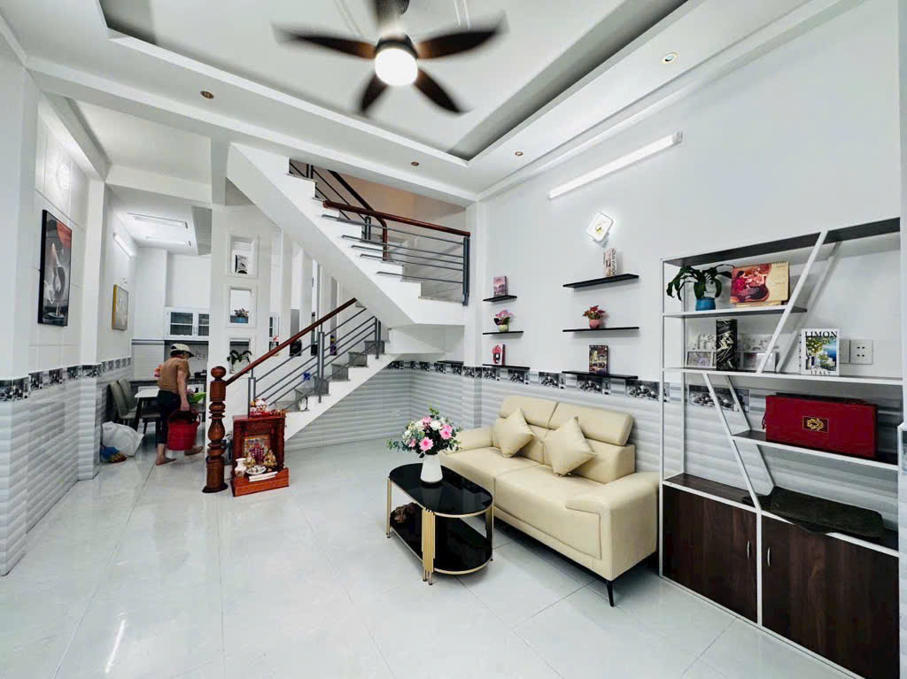 Nhà 3 tầng đẹp - Lê Văn Thọ - P.9 - 4.1x9m(37m2) - Hẻm 4m - Giá chỉ 4.57 tỷ