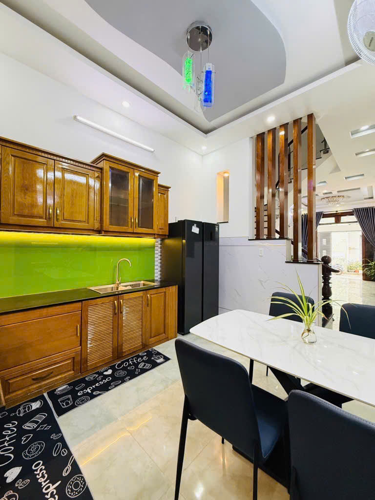 Nhà 4 tầng đẹp - Bùi Quang Là, P. 12 - 3.8x18m(48m2) - Hẻm ôtô thông - Giá chỉ 6.6 tỷ