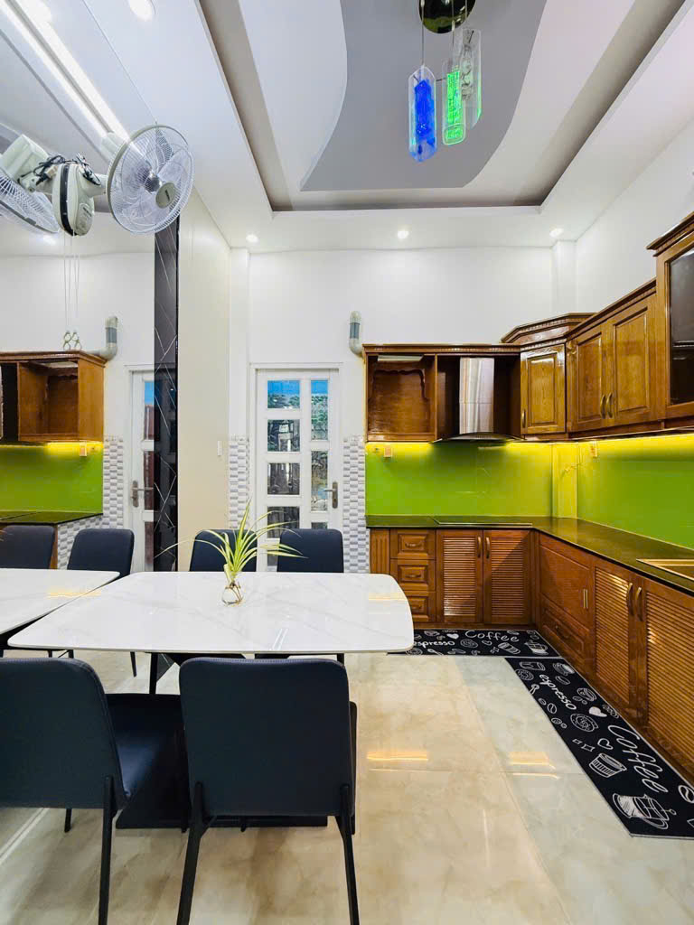 Nhà 4 tầng đẹp - Bùi Quang Là, P. 12 - 3.8x18m(48m2) - Hẻm ôtô thông - Giá chỉ 6.6 tỷ