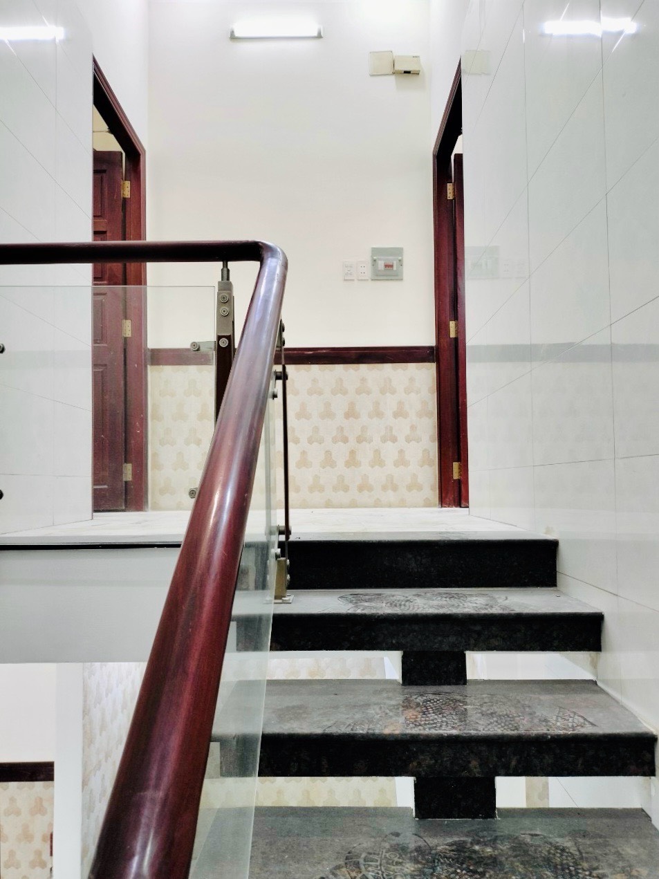NHÀ GÒ VẤP, MẶT TIỀN KINH DOANH, ĐƯỜNG TRƯỚC NHÀ 40M, NGUYỄN OANH, P.7, 3 TẦNG, 4.7X17.5M, 11 TỶ