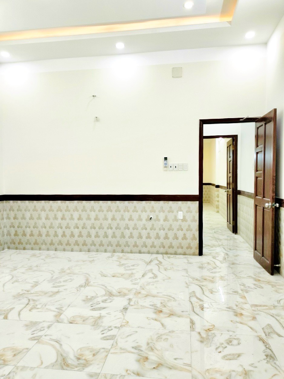 NHÀ GÒ VẤP, MẶT TIỀN KINH DOANH, ĐƯỜNG TRƯỚC NHÀ 40M, NGUYỄN OANH, P.7, 3 TẦNG, 4.7X17.5M, 11 TỶ